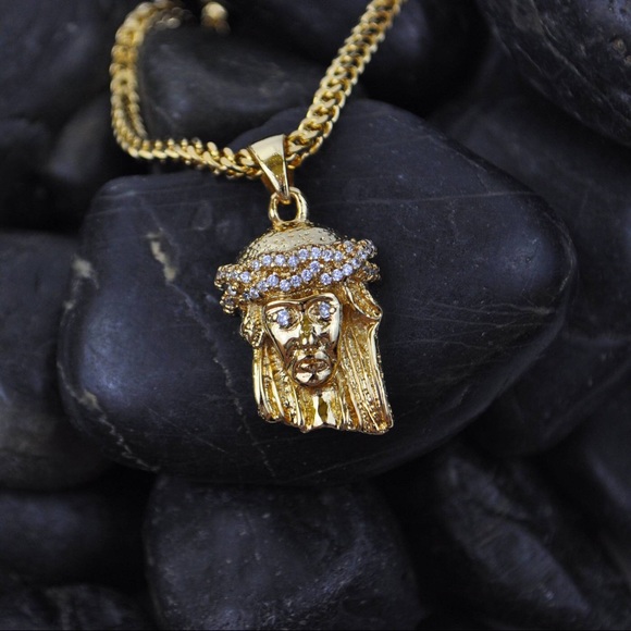 Gold Plated Jesus Pendant On 28in Necklace - Picture 5 of 5